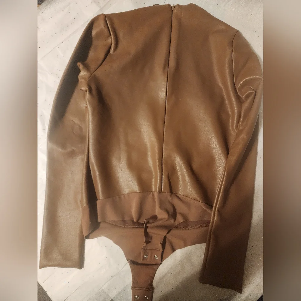 SKIMS FAUX LEATER BODYSUIT SIZE L NEW - Picture 8 of 15